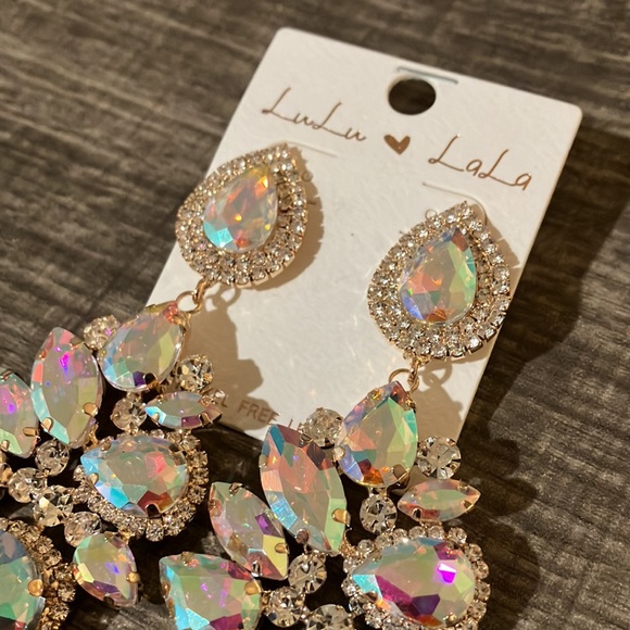 Large Gold AB Earrings - Picture 3 of 4